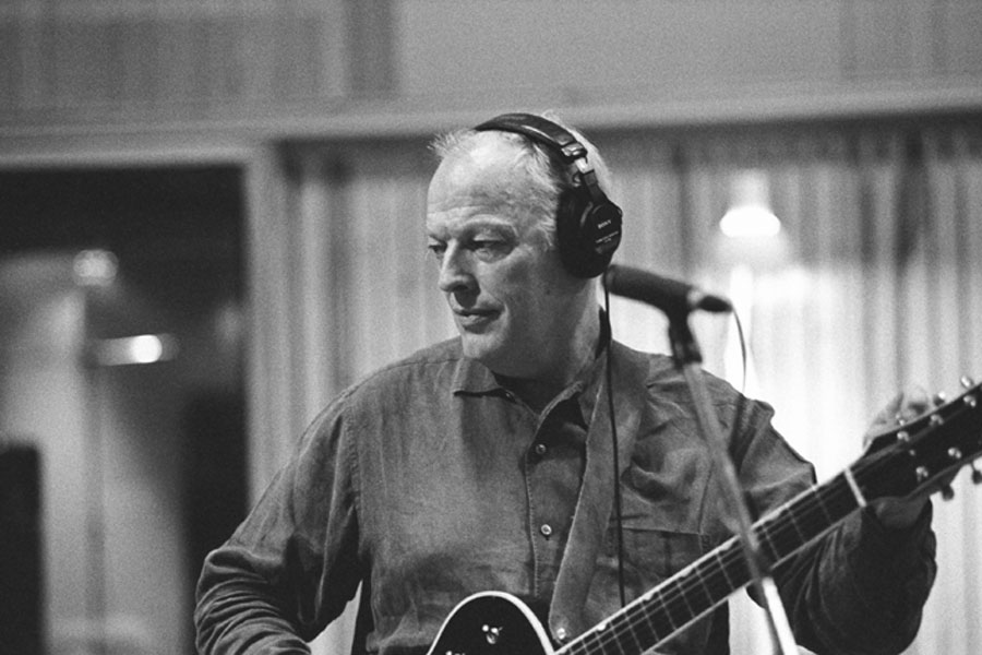 David Gilmour in the studio [click for larger]